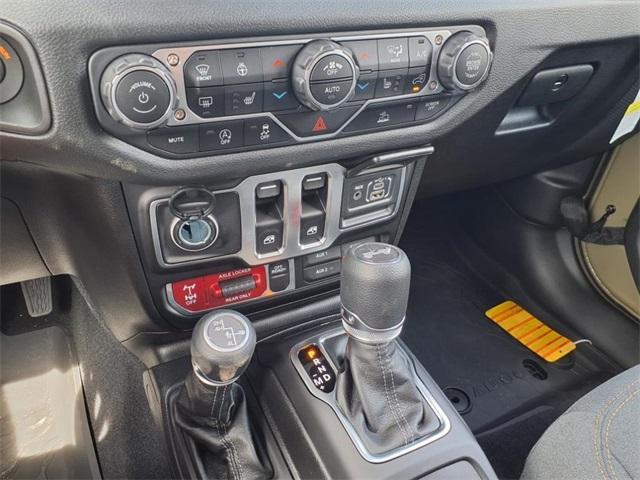 new 2025 Jeep Wrangler car, priced at $40,312