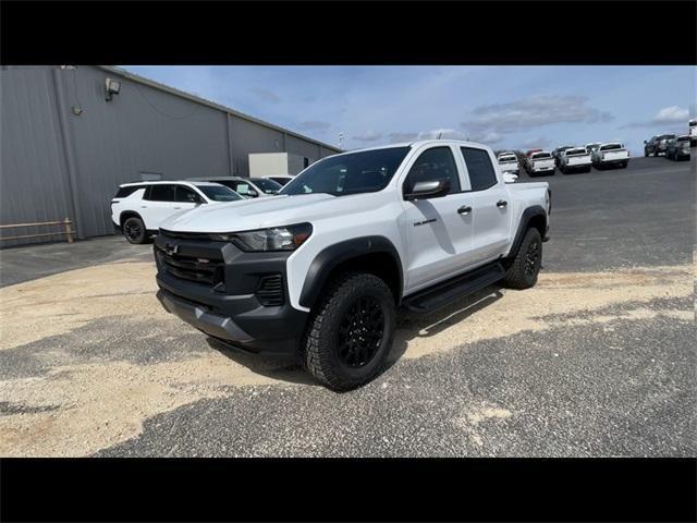 new 2025 Chevrolet Colorado car, priced at $43,182