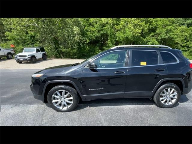 used 2018 Jeep Cherokee car, priced at $15,591