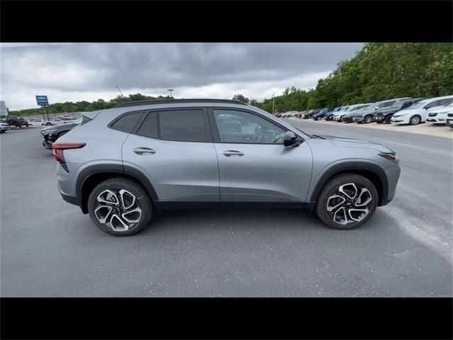 new 2025 Chevrolet Trax car, priced at $27,353