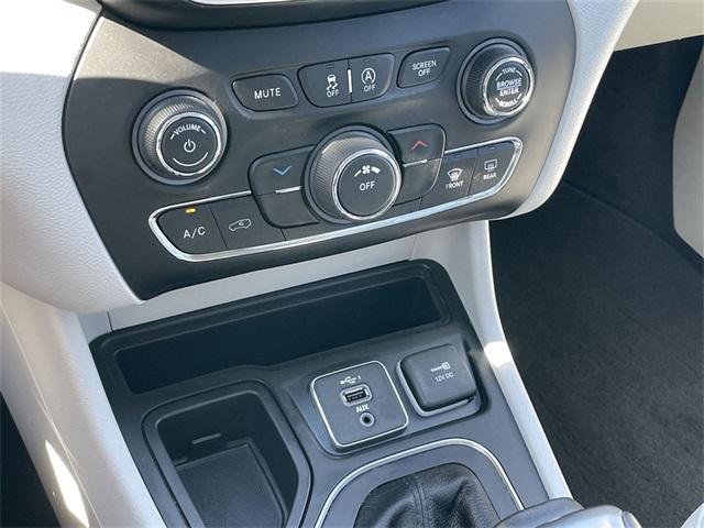 used 2020 Jeep Cherokee car, priced at $21,182