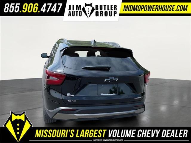 new 2025 Chevrolet Trax car, priced at $26,520