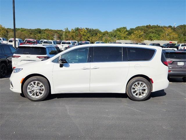 new 2025 Chrysler Pacifica car, priced at $41,066