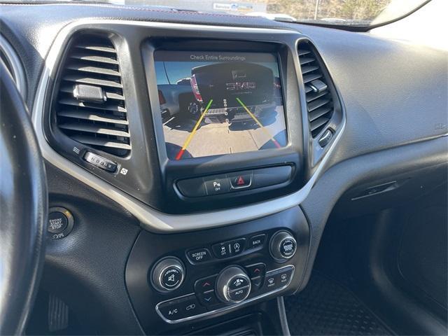 used 2018 Jeep Cherokee car, priced at $15,989