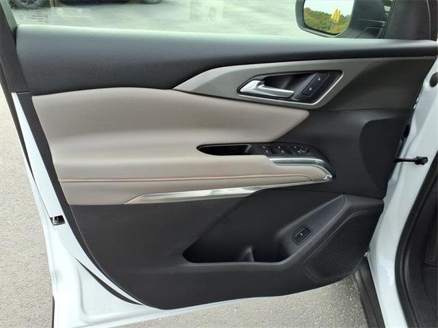 used 2025 Chevrolet Traverse car, priced at $39,570