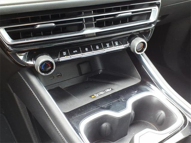 used 2025 Chevrolet Traverse car, priced at $39,570