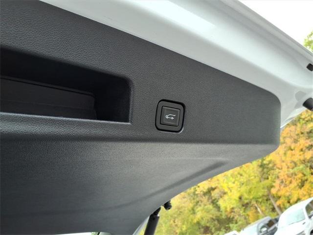 used 2025 Chevrolet Traverse car, priced at $39,570