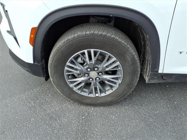 used 2025 Chevrolet Traverse car, priced at $39,570