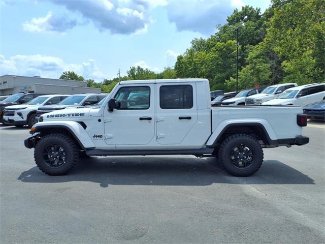 new 2025 Jeep Gladiator car, priced at $39,927
