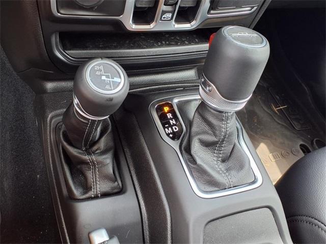 new 2025 Jeep Gladiator car, priced at $39,927