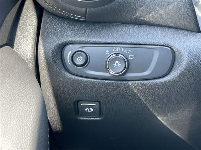 new 2025 Chevrolet Blazer car, priced at $35,432