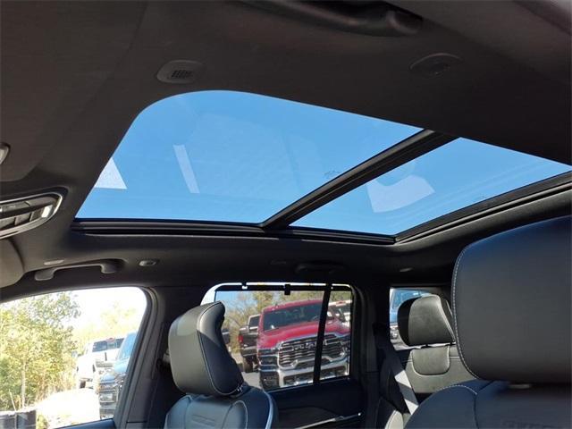 new 2025 Jeep Grand Cherokee car, priced at $55,135