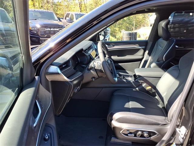 new 2025 Jeep Grand Cherokee car, priced at $55,135