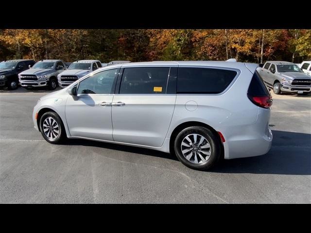 used 2022 Chrysler Pacifica Hybrid car, priced at $28,884