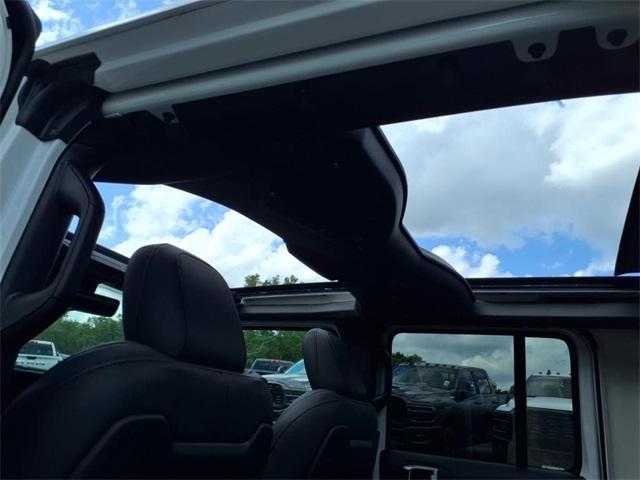 new 2025 Jeep Wrangler car, priced at $49,012