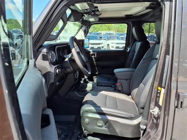 new 2025 Jeep Gladiator car, priced at $41,287