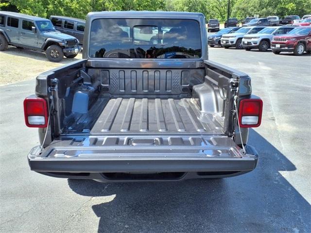 new 2025 Jeep Gladiator car, priced at $41,287