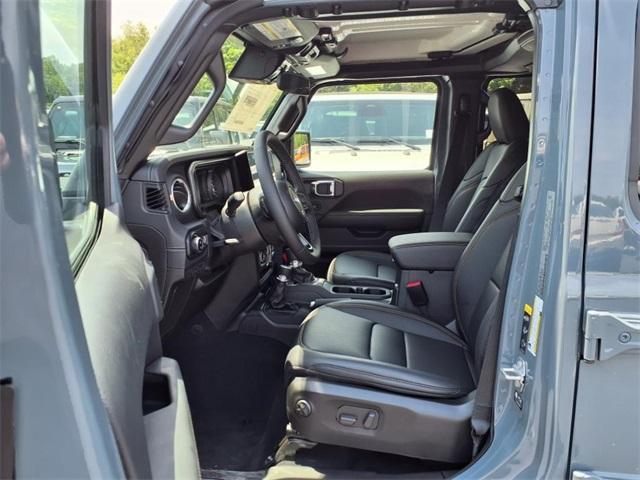 new 2025 Jeep Gladiator car, priced at $42,477