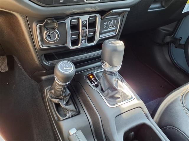 new 2025 Jeep Gladiator car, priced at $42,477