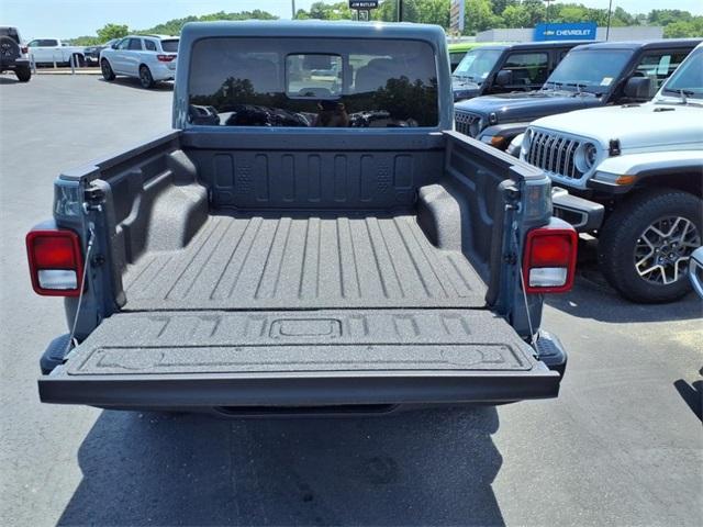 new 2025 Jeep Gladiator car, priced at $42,477