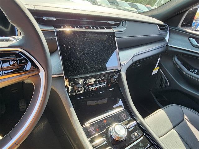 new 2025 Jeep Grand Cherokee car, priced at $52,261
