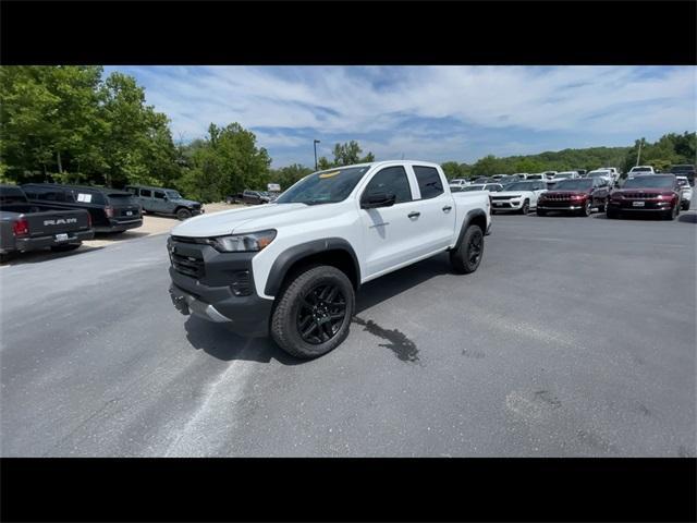 new 2024 Chevrolet Colorado car, priced at $39,989