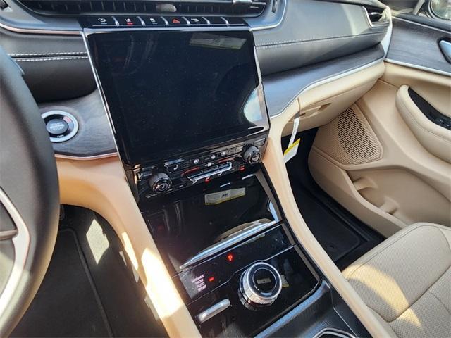 new 2025 Jeep Grand Cherokee car, priced at $46,499