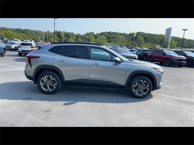 new 2025 Chevrolet Trax car, priced at $25,302