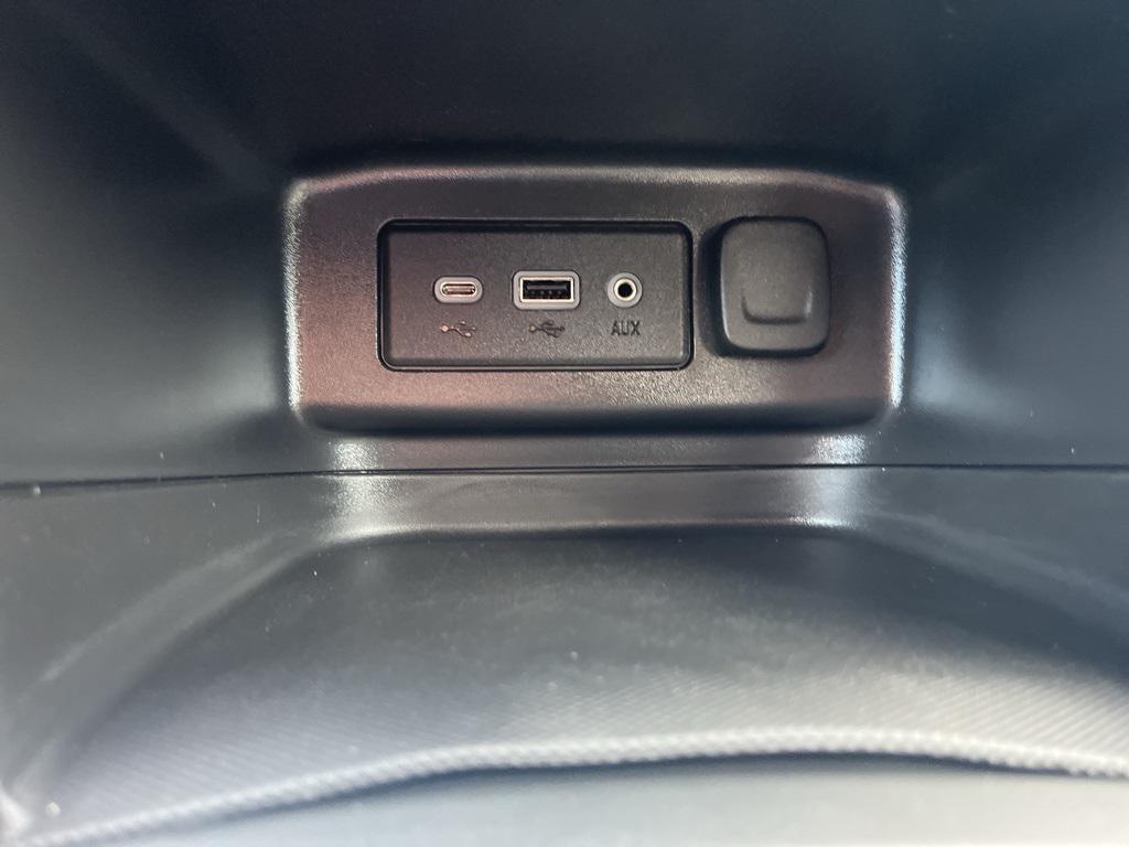 used 2023 Chevrolet Equinox car, priced at $19,099
