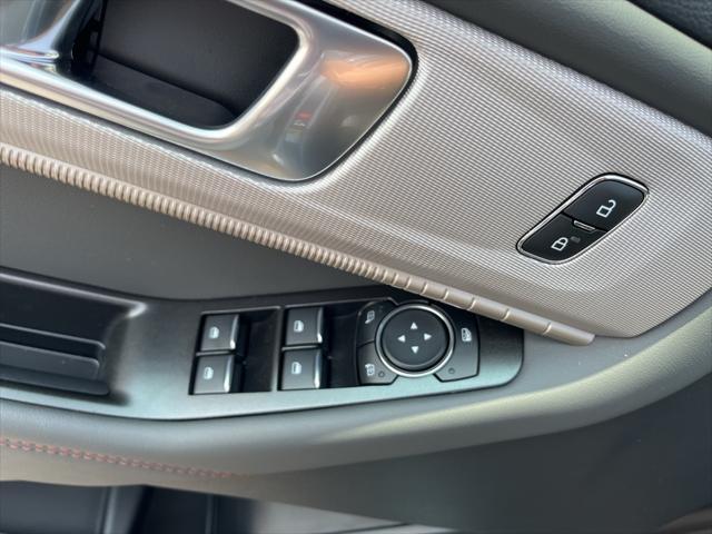 new 2025 Ford Explorer car, priced at $45,128