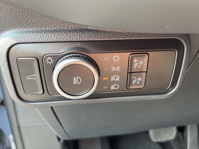 new 2025 Ford Explorer car, priced at $45,128