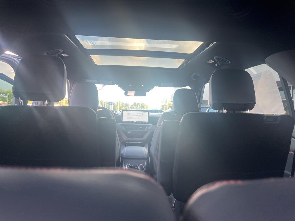 new 2025 Ford Explorer car, priced at $50,641