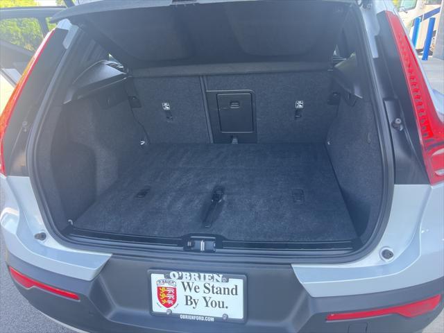 used 2021 Volvo XC40 car, priced at $22,490