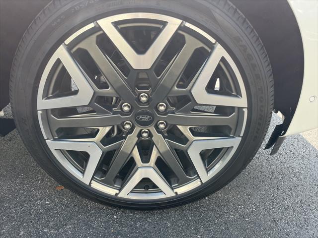 new 2025 Ford Expedition car, priced at $91,520