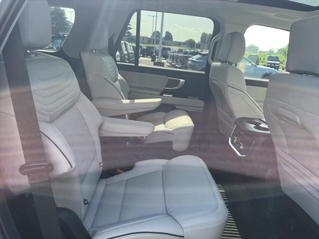 new 2025 Ford Expedition car, priced at $91,520
