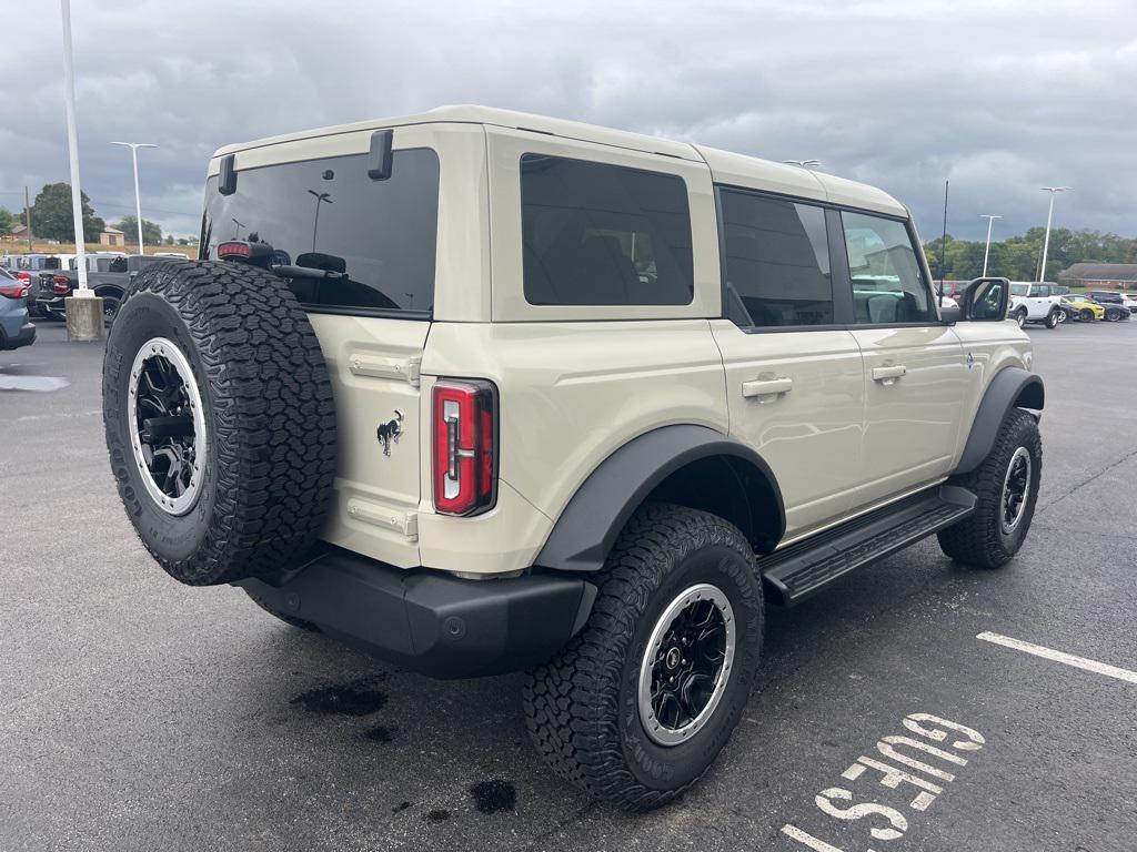 new 2025 Ford Bronco car, priced at $61,427