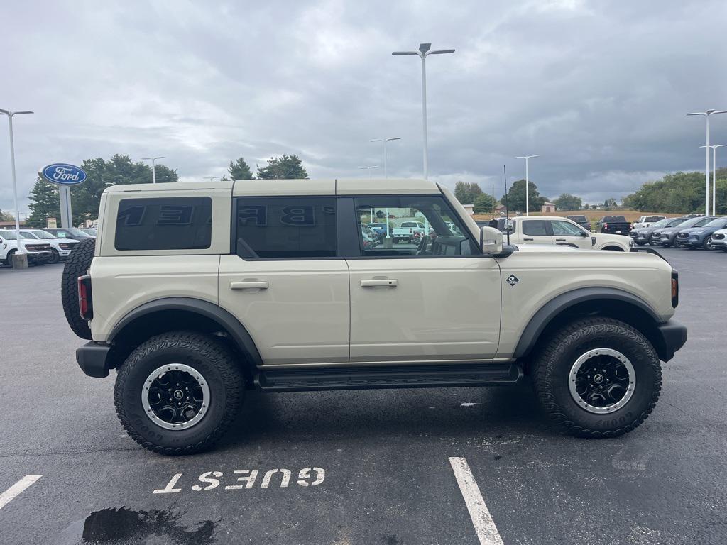 new 2025 Ford Bronco car, priced at $61,427
