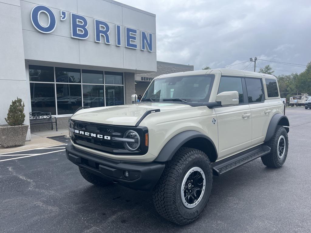 new 2025 Ford Bronco car, priced at $61,427