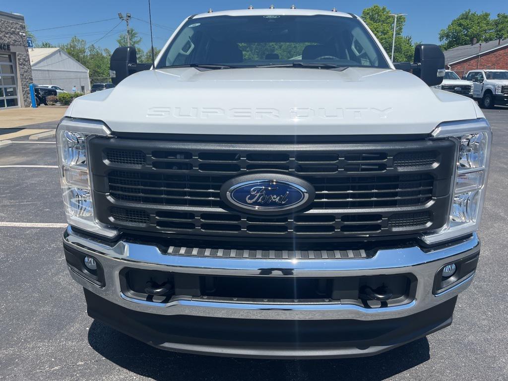 new 2025 Ford F-250 car, priced at $53,877