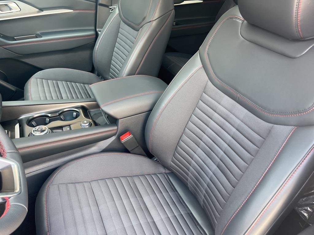 new 2025 Ford Explorer car, priced at $50,176