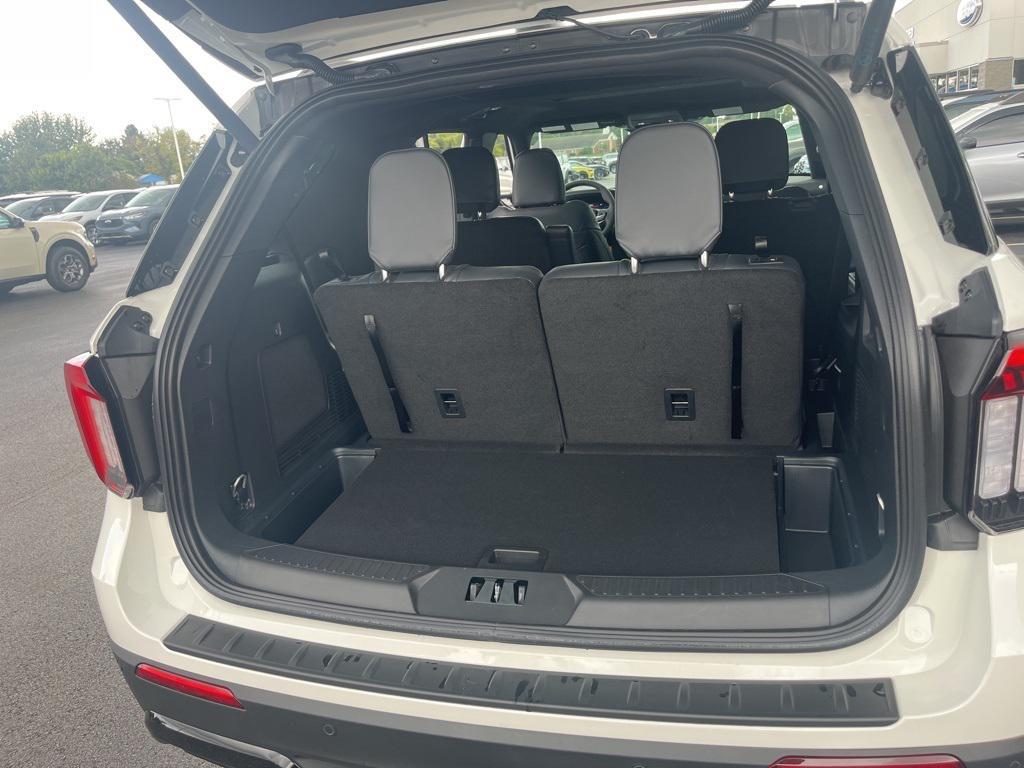 new 2025 Ford Explorer car, priced at $50,923
