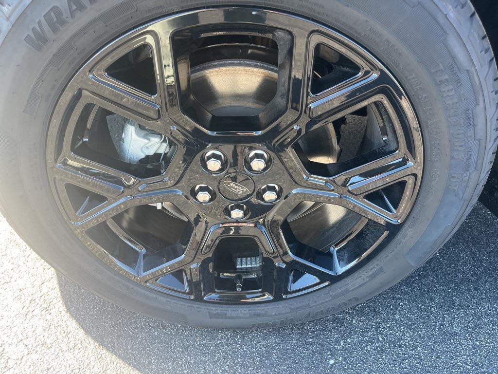 new 2025 Ford Maverick car, priced at $34,257