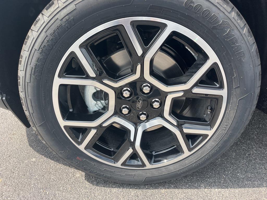 new 2025 Ford Maverick car, priced at $38,341