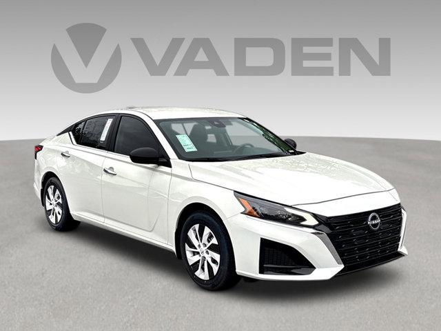 new 2025 Nissan Altima car, priced at $27,000