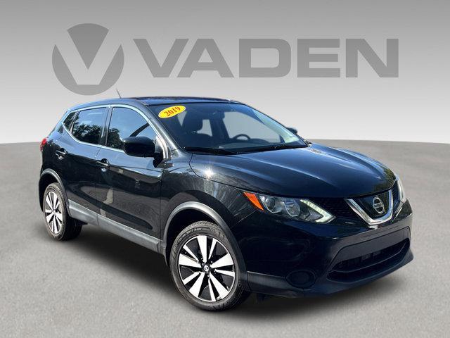 used 2019 Nissan Rogue Sport car, priced at $13,000