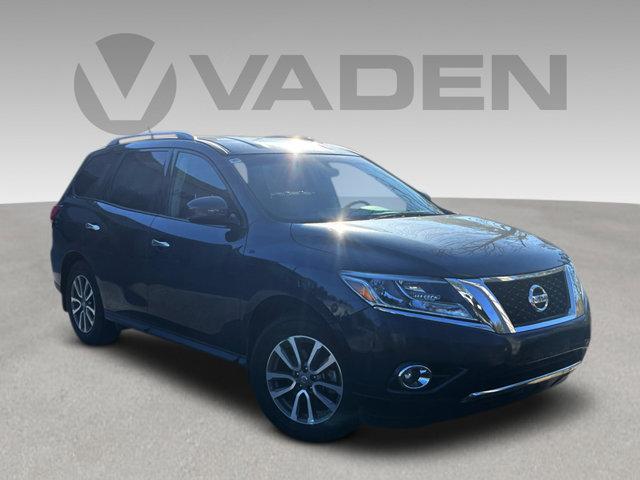 used 2016 Nissan Pathfinder car, priced at $13,000