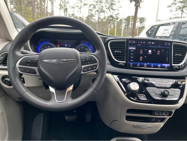 used 2022 Chrysler Pacifica car, priced at $21,997