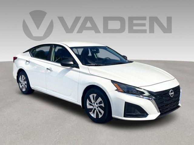 new 2025 Nissan Altima car, priced at $27,350