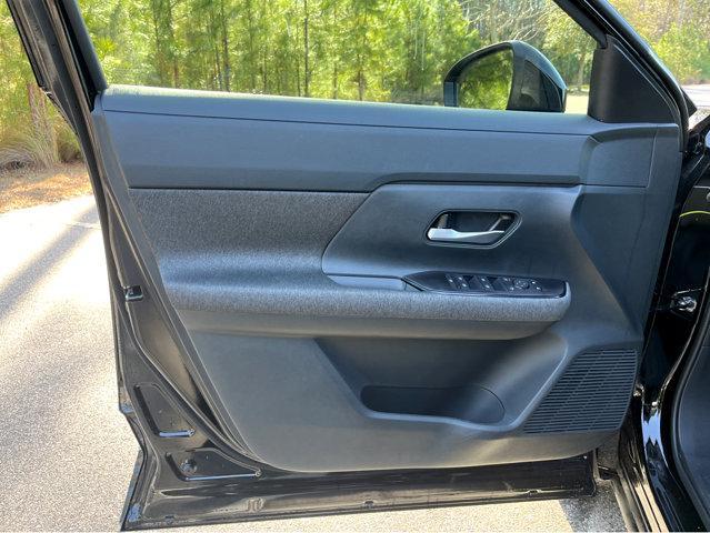 new 2025 Nissan Kicks car, priced at $24,275