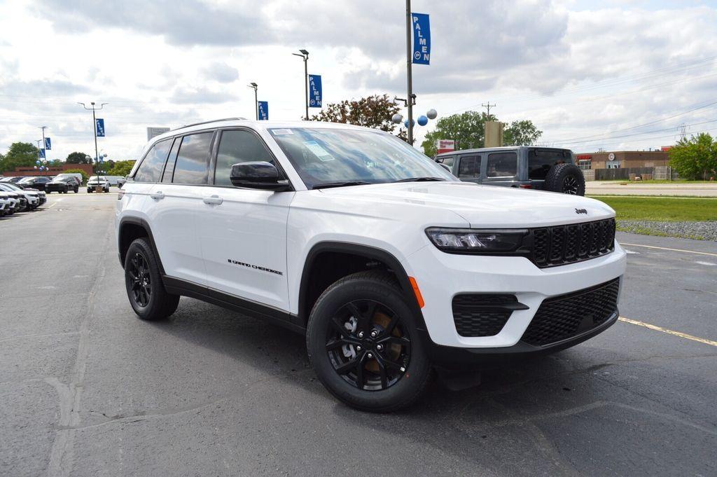 new 2025 Jeep Grand Cherokee car, priced at $44,245